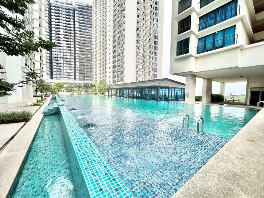 T3 1-10 Pax Trefoil 2Room Setia Alam Cozy Home Wifi Tv Exterior foto